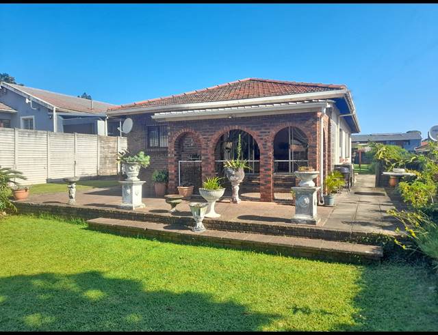 3 BEDROOM HOUSE FOR SALE IN BLUFF